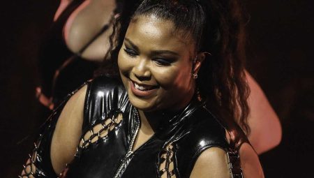 Lizzo Kimdir? Boyu, Kilosu, Göz Rengi, Vücut Ölçüleri, Kariyesi